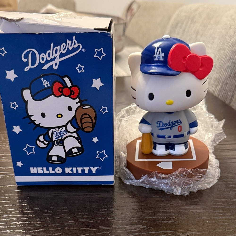 Hello Kitty Los Angeles Dodgers 2014 Bobblehead, rare! New in box!!!!